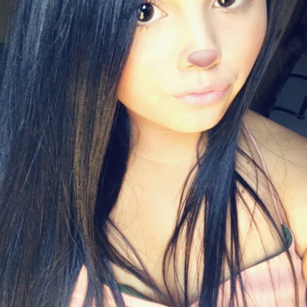 Meet your Posher, Claudia